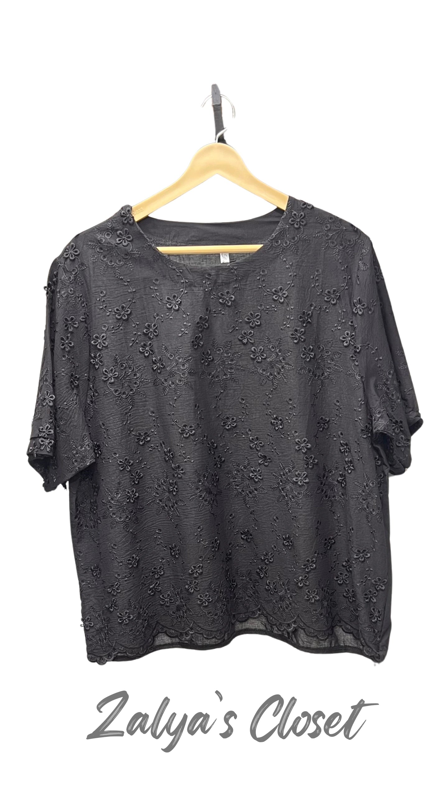 Embroidered Plus Size Tops image 2