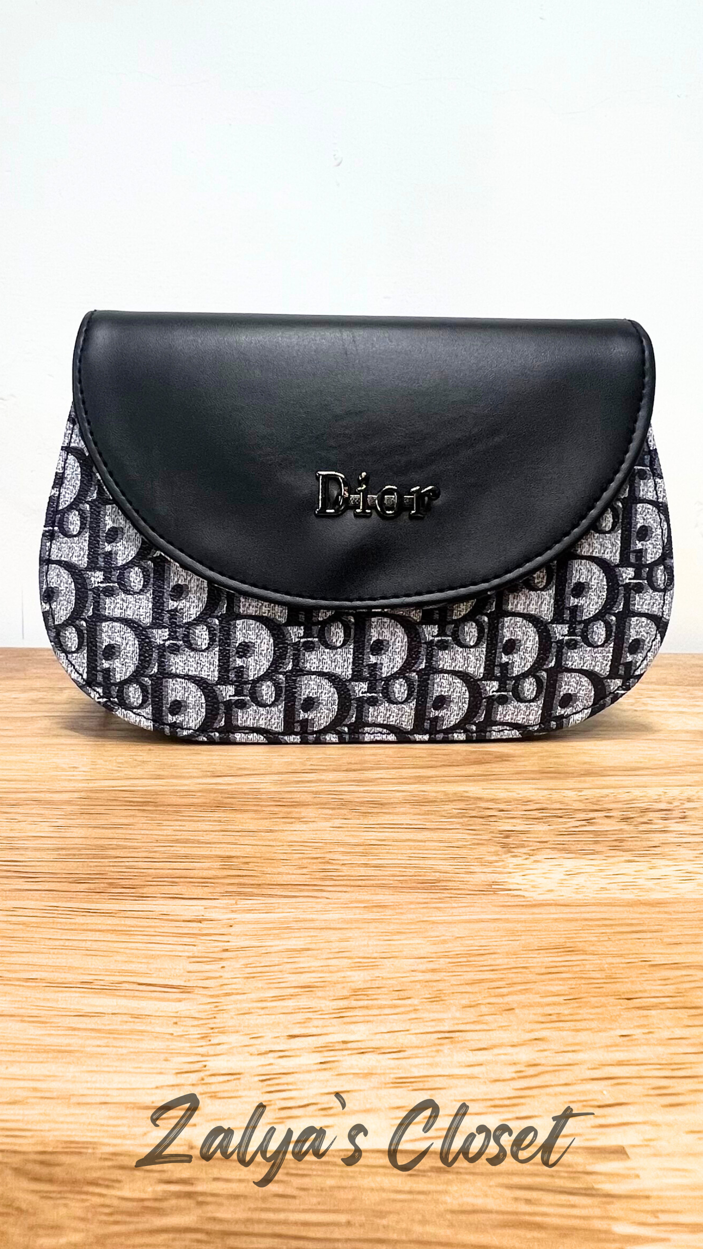 BT30275 - White image