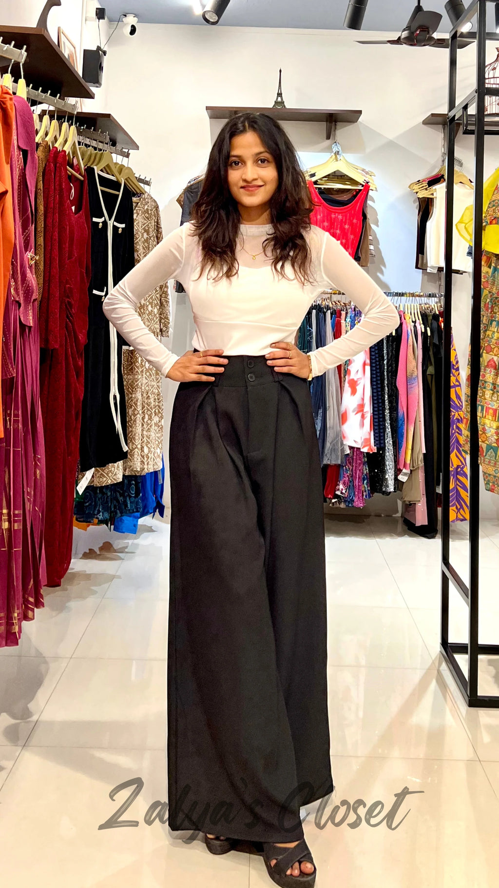 Padded Printed Cropped Tops - White image