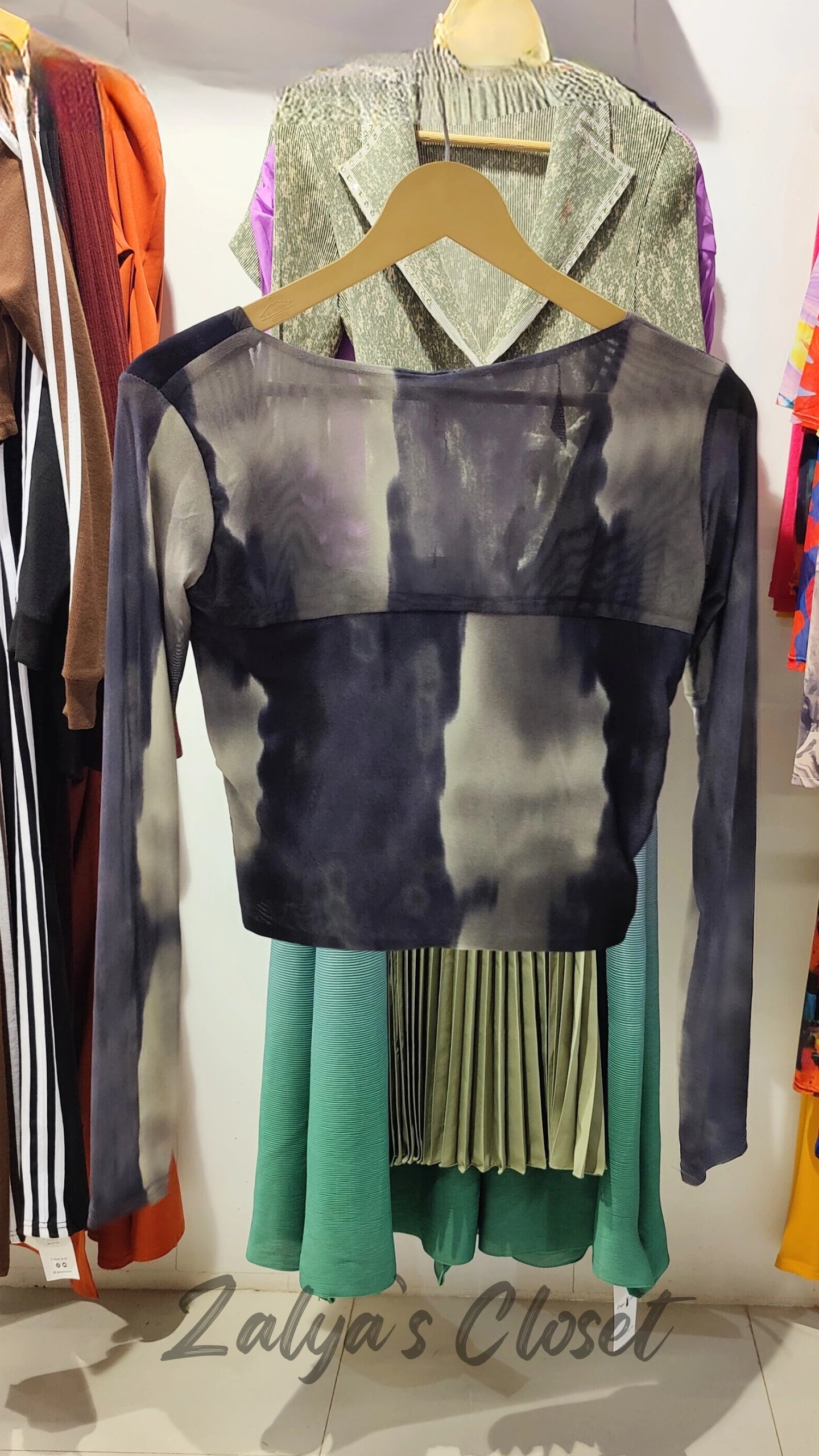 Powernet Full Sleeves Crop Top image 4