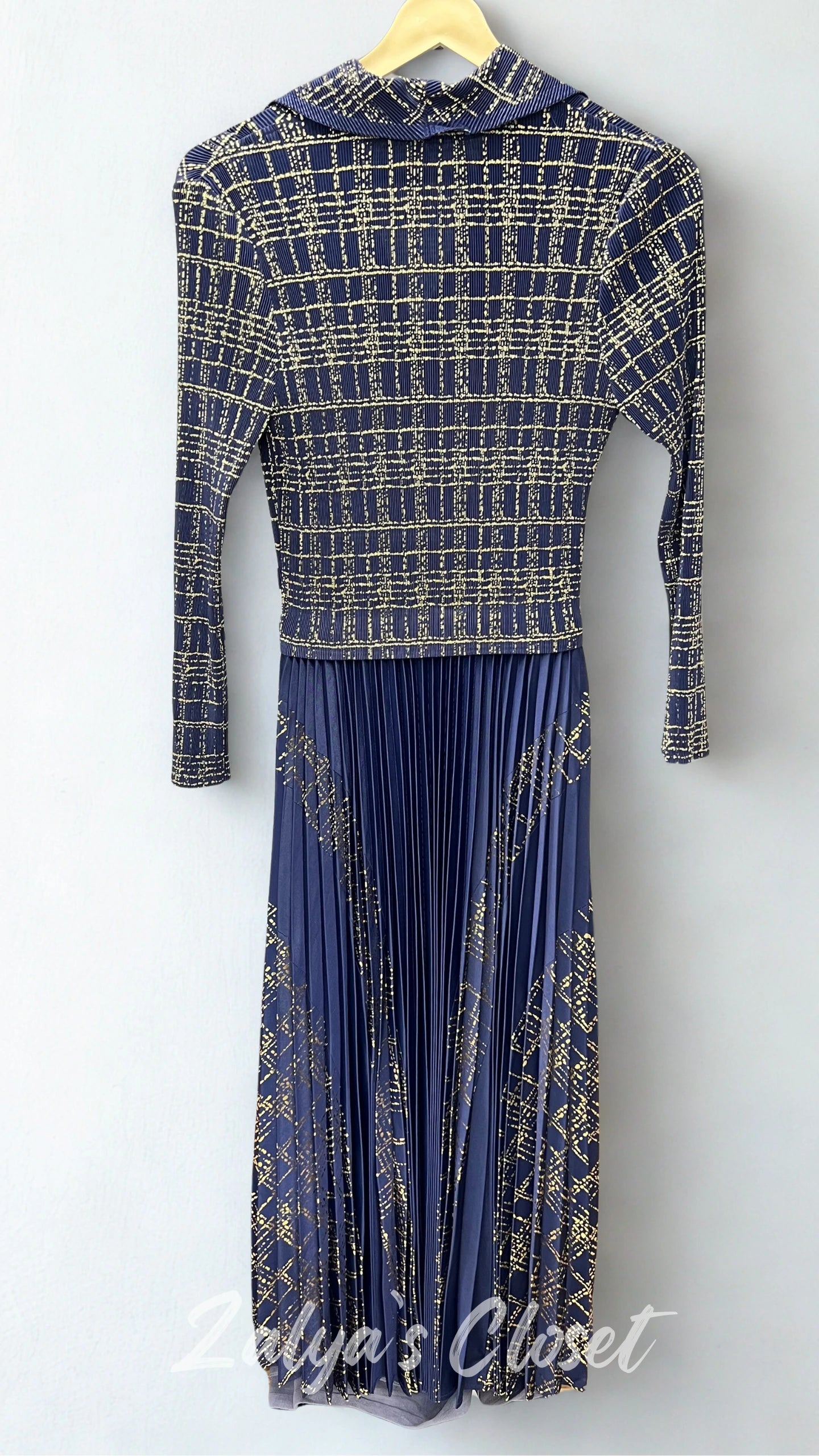 Imported Foil Printed with attached belt Magic Dress image 9