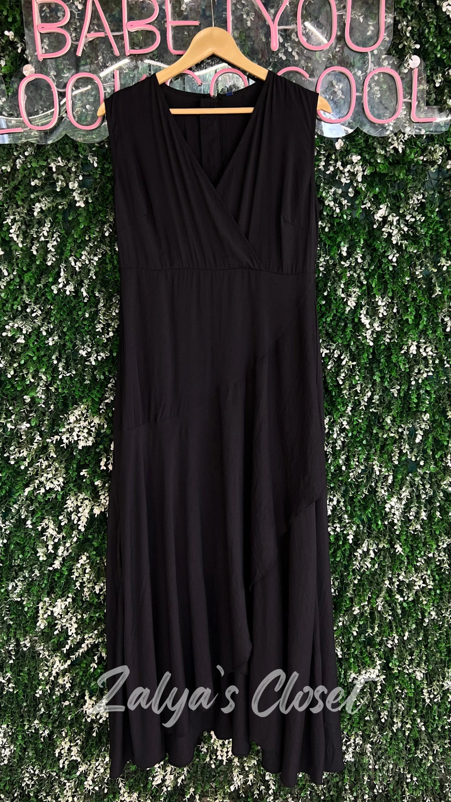 Black Dobbv tiered maxi dress