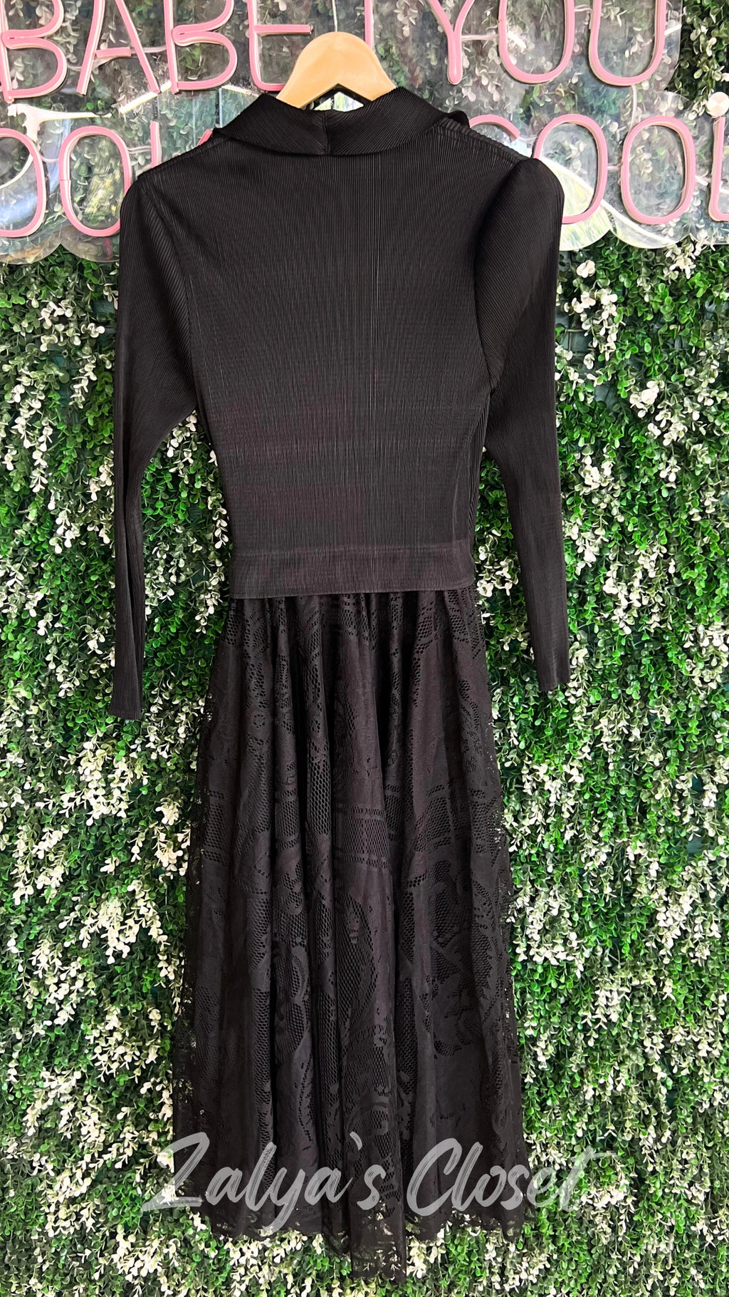 Imported magic dress with work on one side