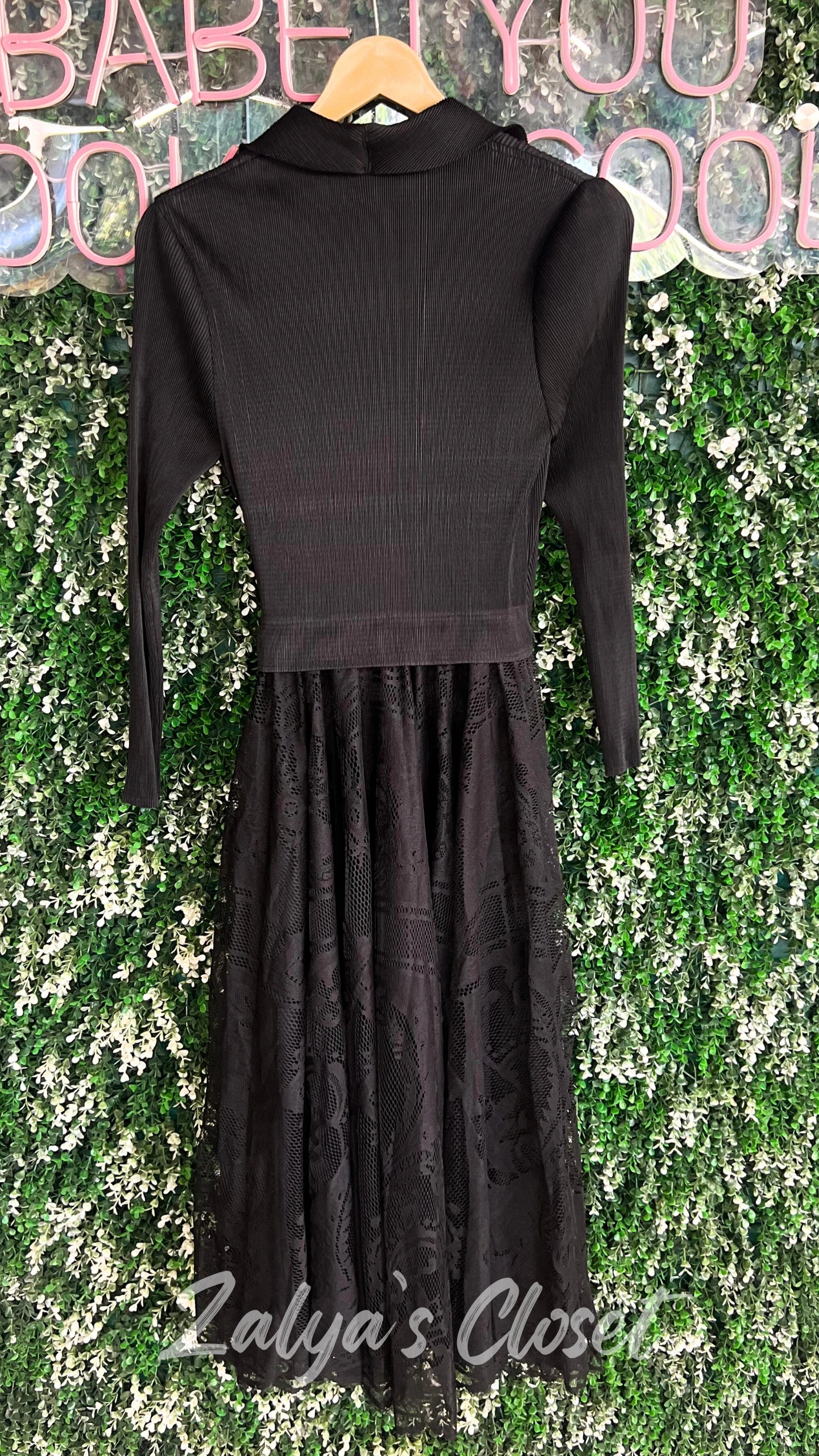 Imported magic dress with work on one side