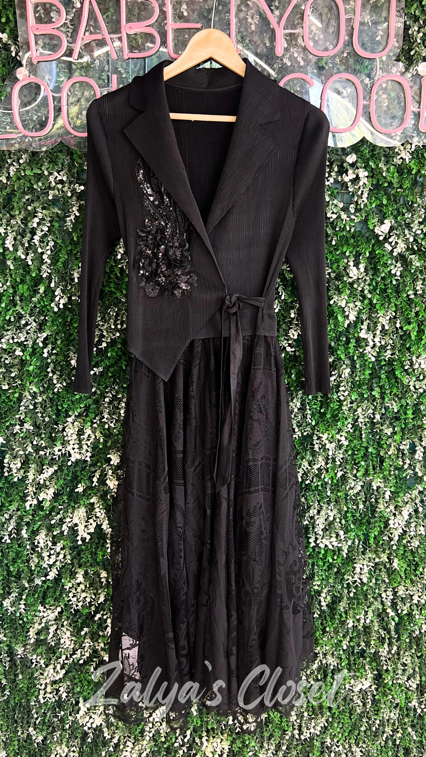 Imported magic dress with work on one side