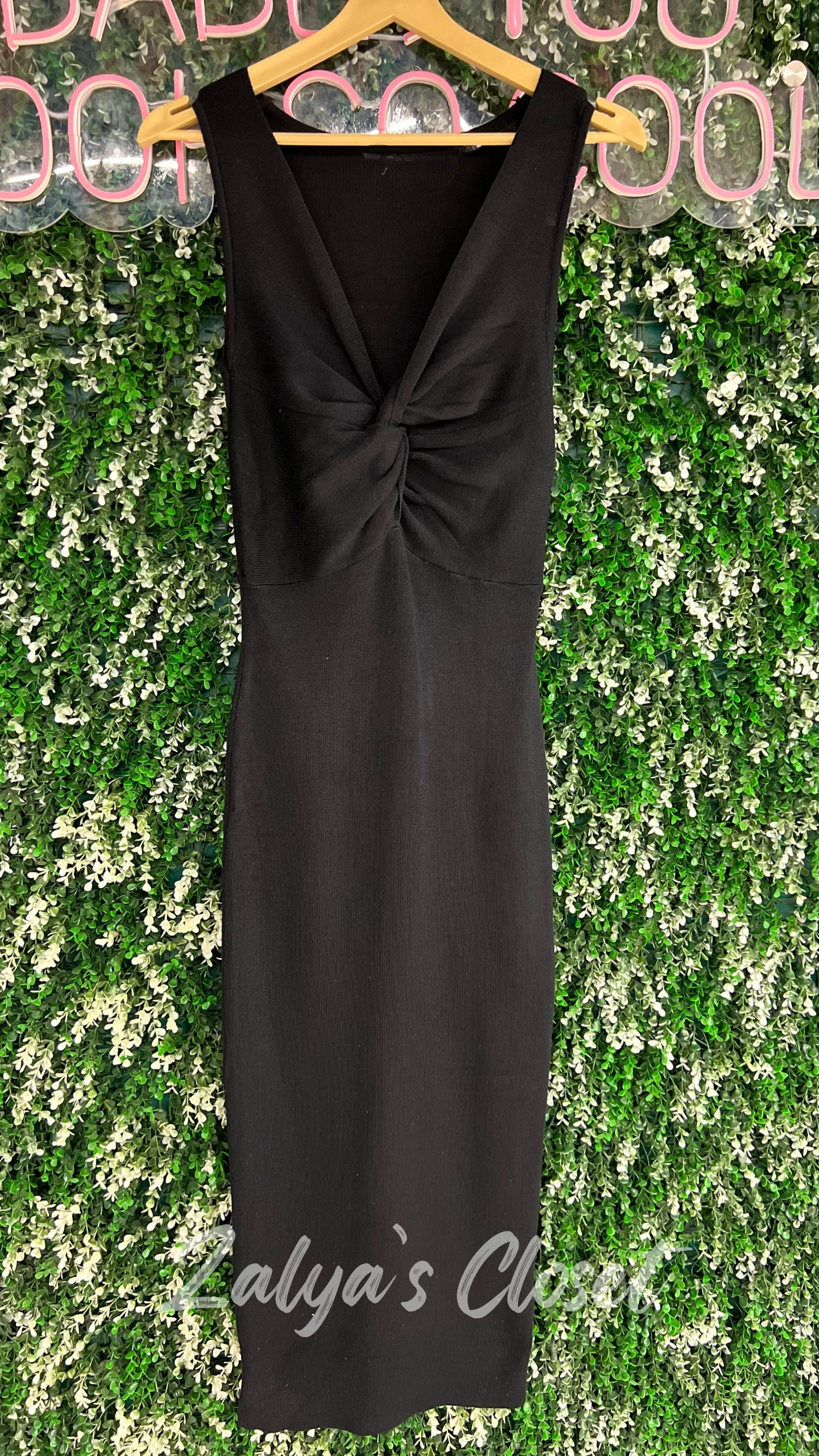 Knotted bodycon dress