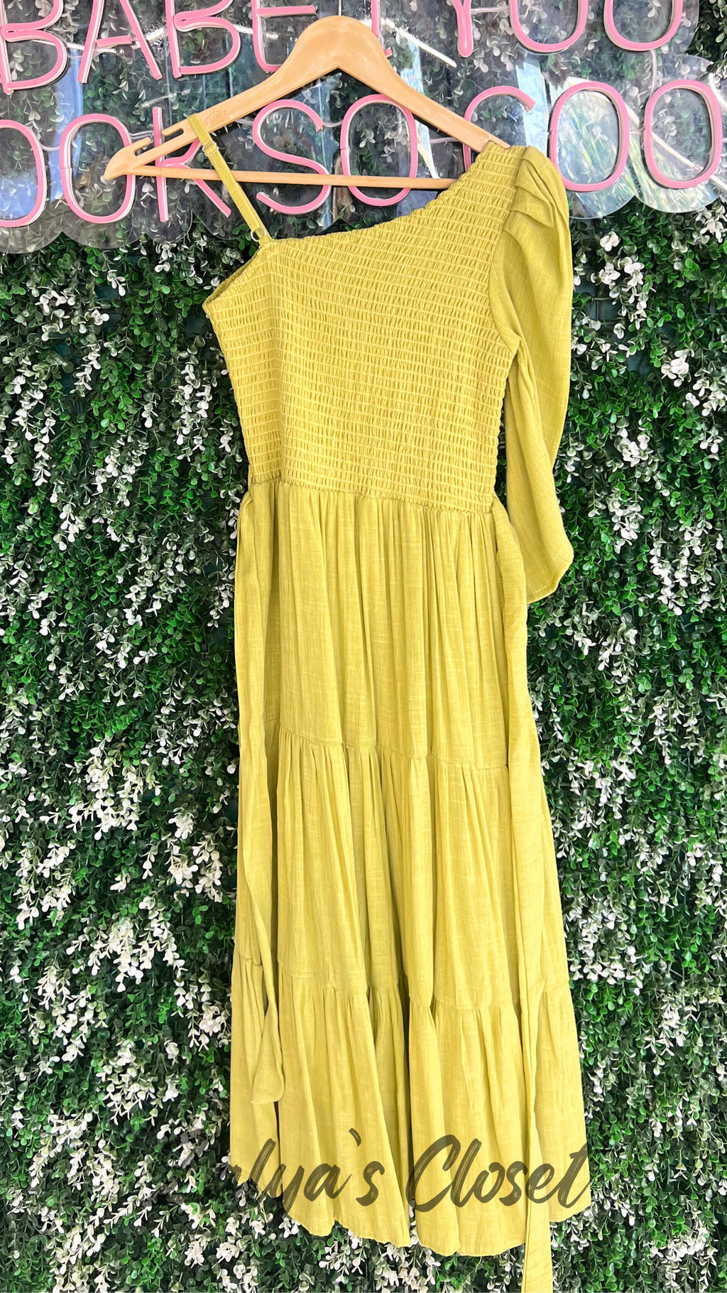 One Side Sleeve Solid Tiered Dress