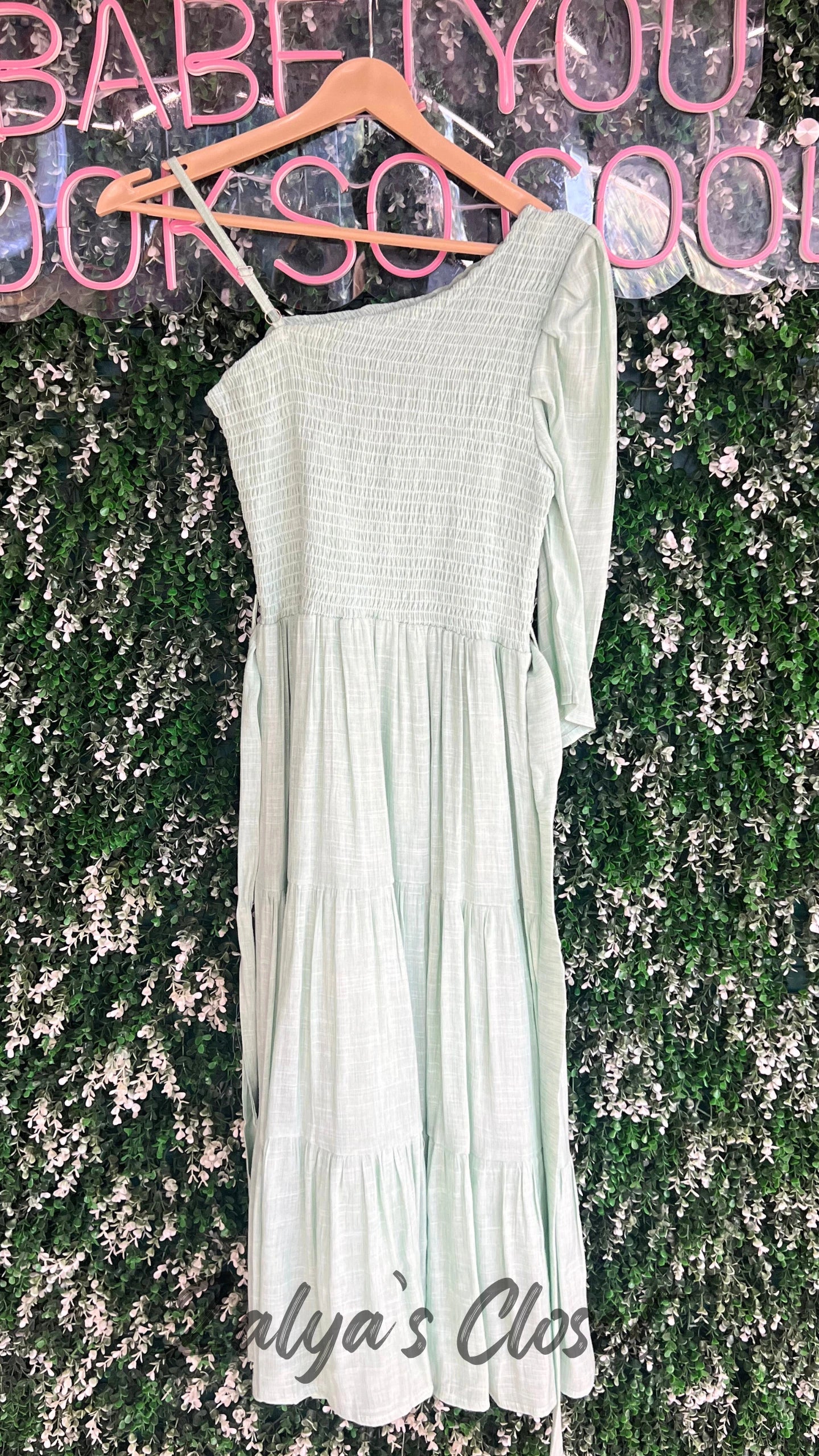 One Side Sleeve Solid Tiered Dress