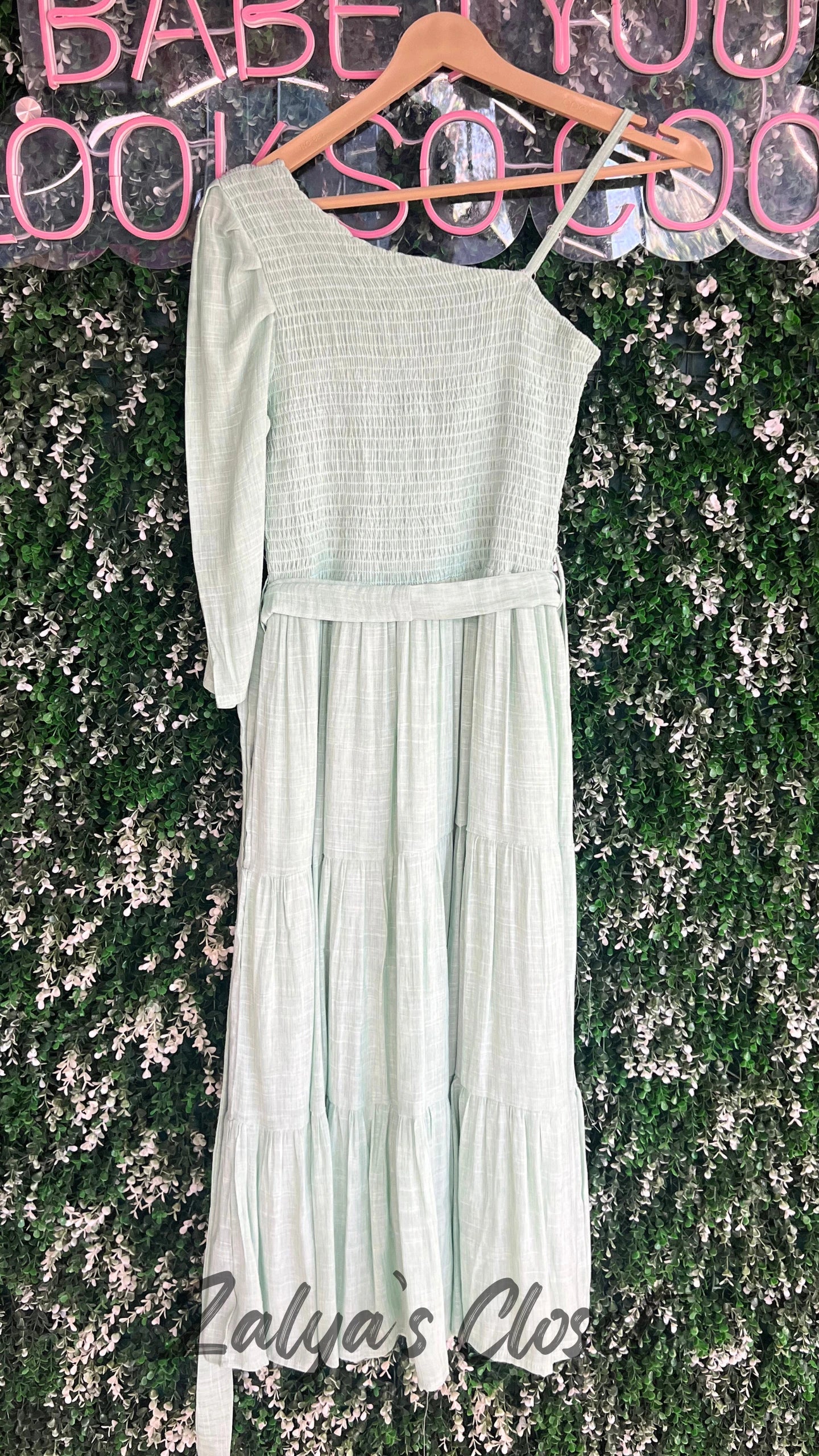 One Side Sleeve Solid Tiered Dress