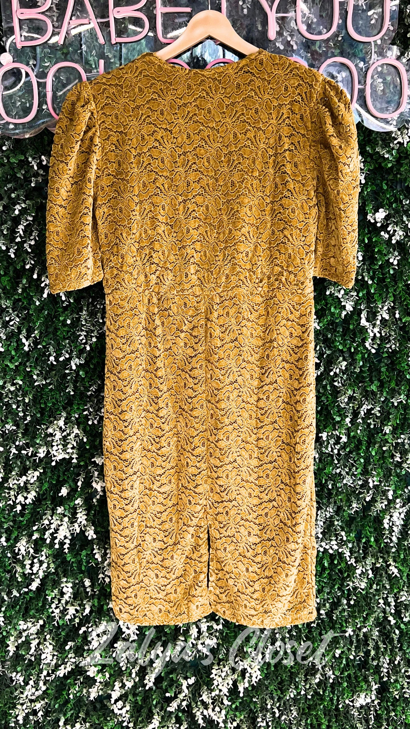 Velvet Knee Length Puff Sleeves Lace Dress