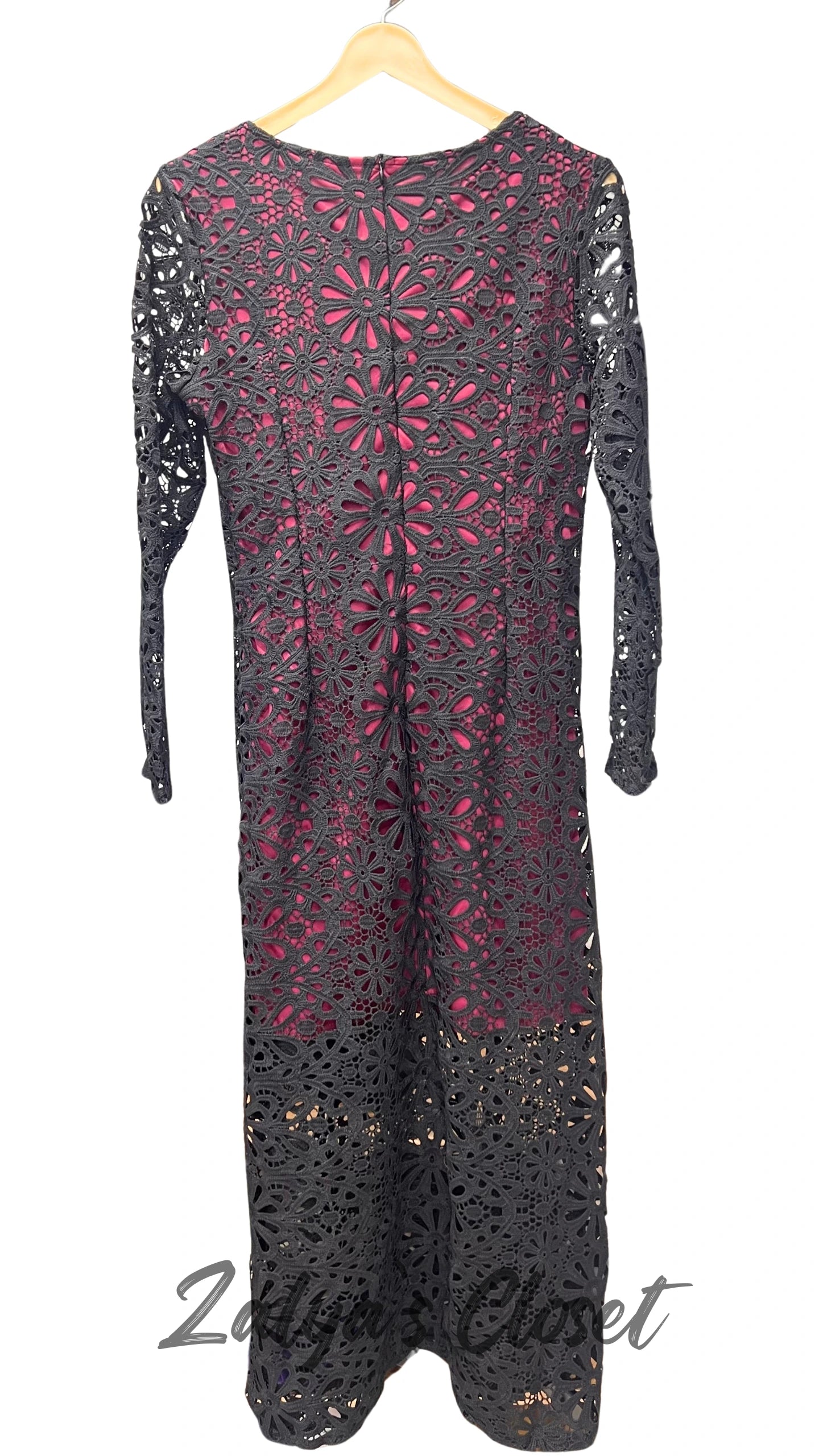 Lace Dress with Contract Lining image 3